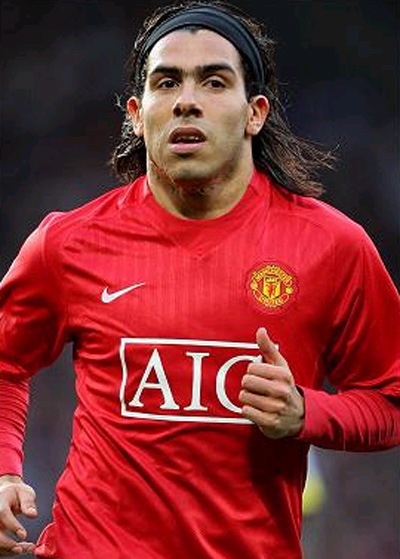 1.Tiền đạo Carlos Tevez