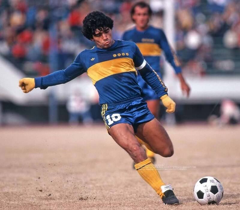 Các cầu thủ nổi tiếng nhất làng túc cầu trên thế giới: Diego Maradona