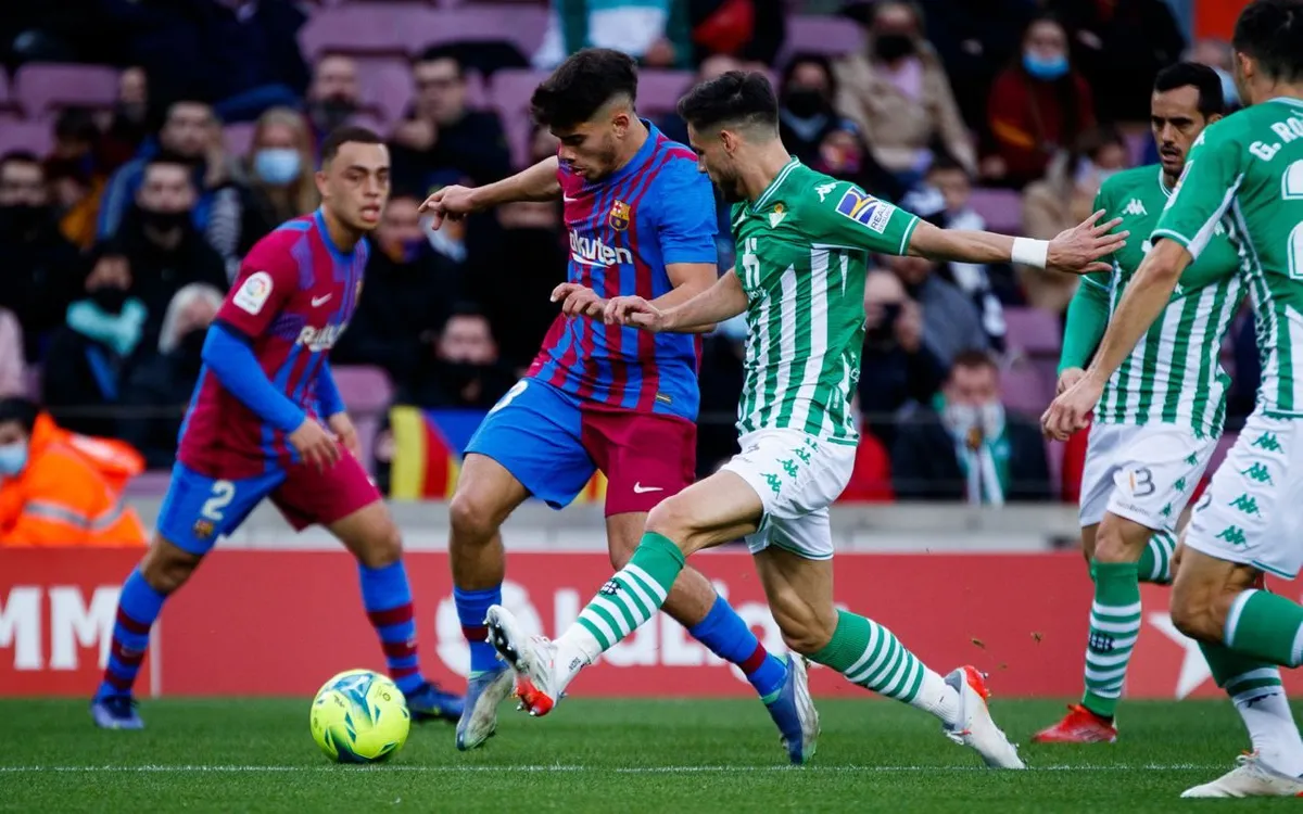 Soi kèo Châu Á Betis vs Barcelona