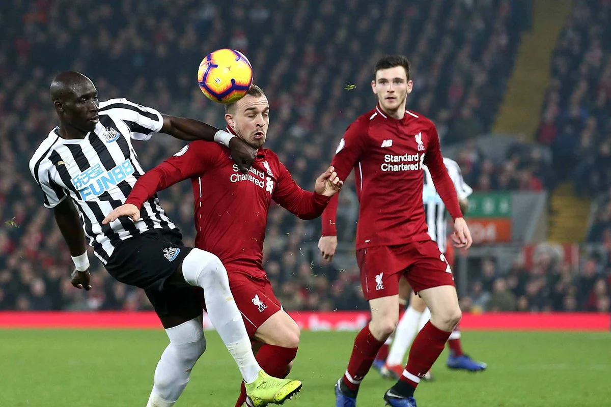 Soi kèo bóng đá full trận Newcastle vs Liverpool