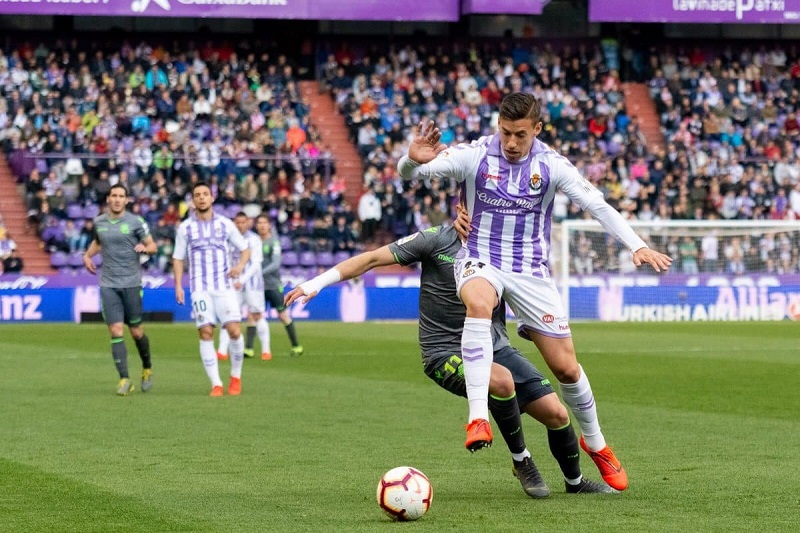 Soi kèo bóng đá full trận Real Sociedad vs Real Valladolid